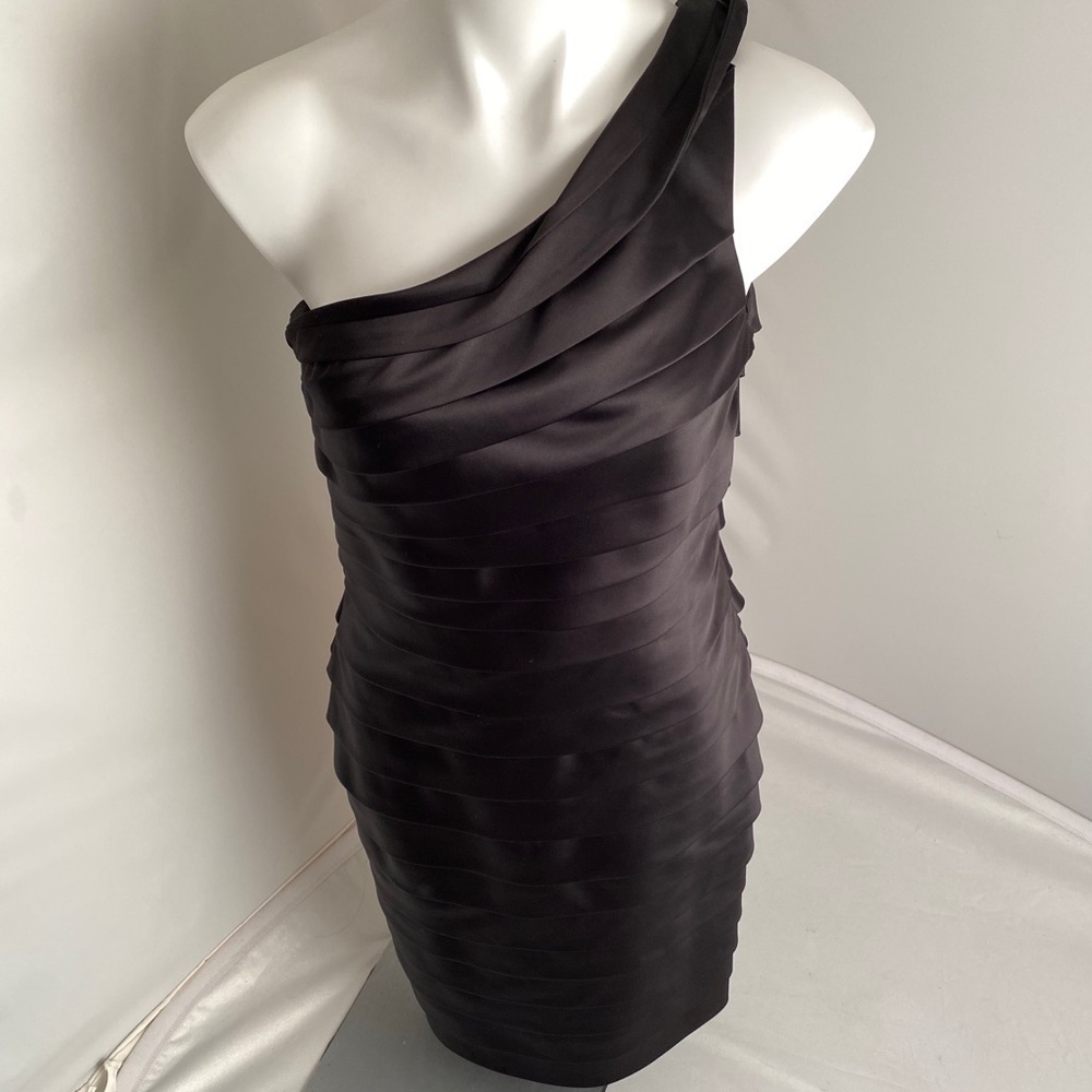 Calvin Klein black asymmetrical shoulder satin tiered cocktail dress 10